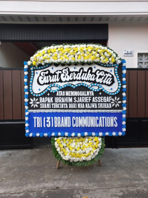 Papan Bunga Duka di Brontokusuman